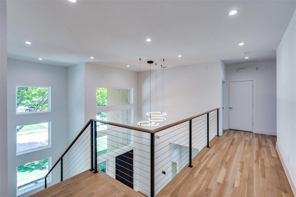 HAL MOSELEYS - Residential