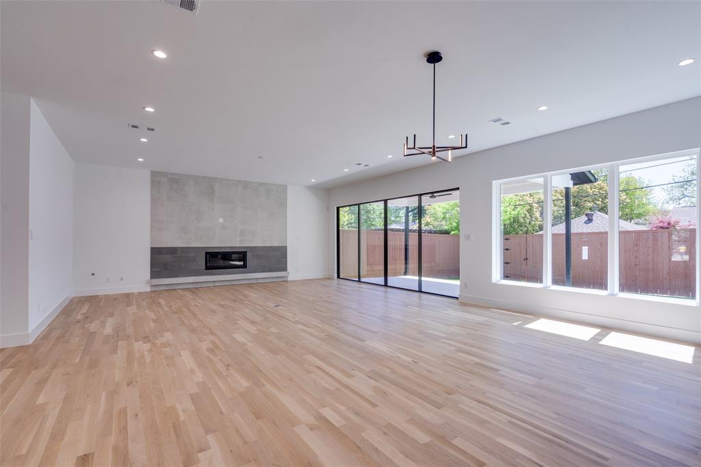 HAL MOSELEYS - Residential