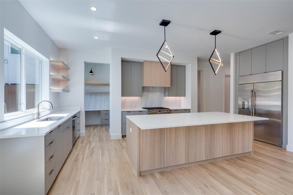 HAL MOSELEYS - Residential