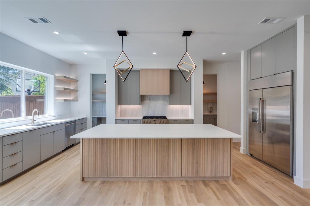 HAL MOSELEYS - Residential