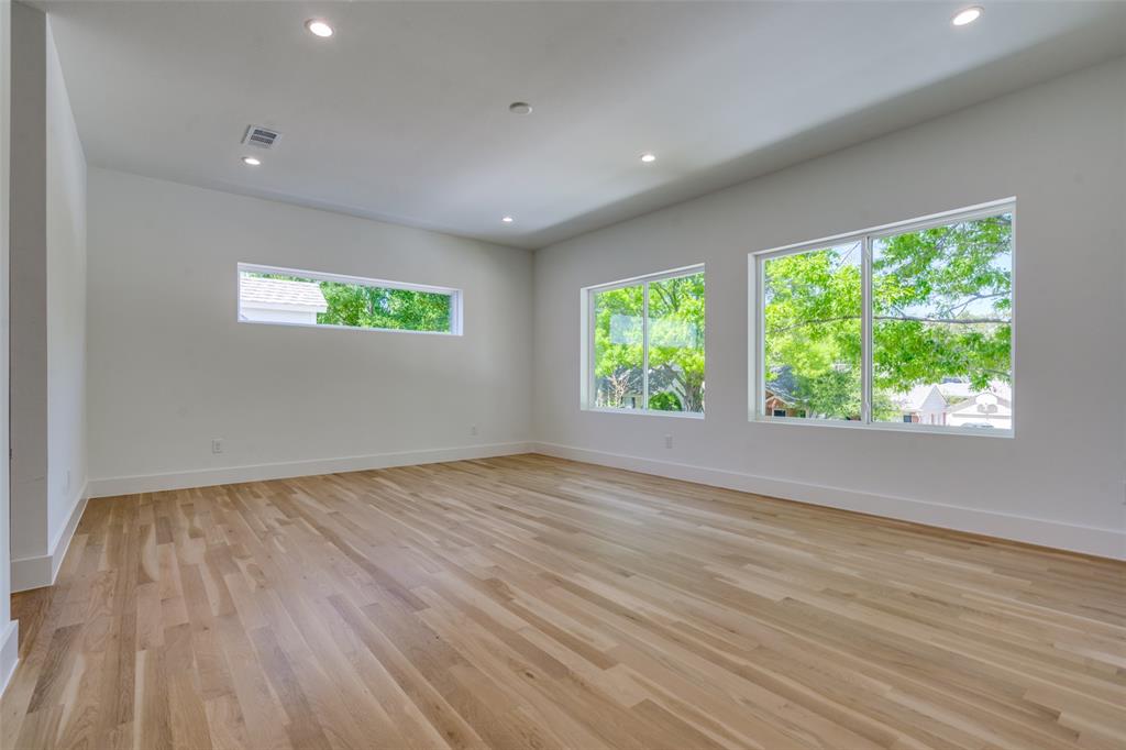 HAL MOSELEYS - Residential