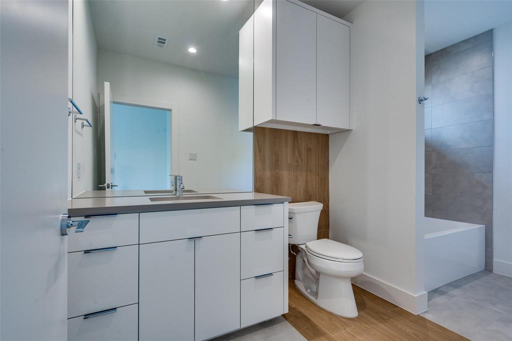 HAL MOSELEYS - Residential