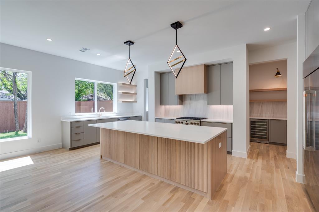 HAL MOSELEYS - Residential