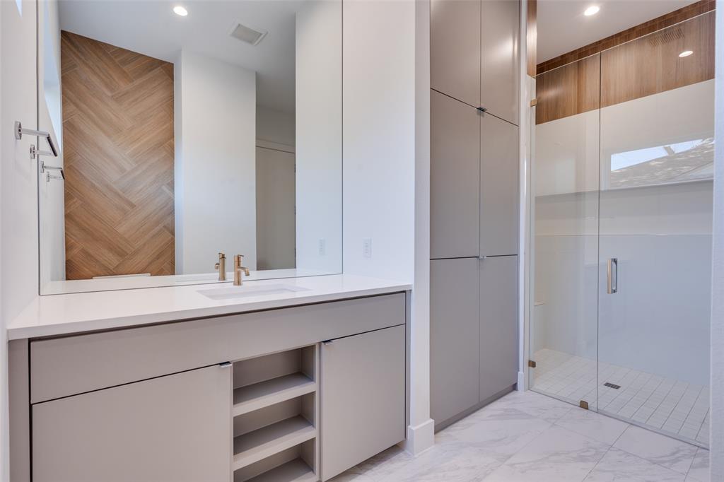 HAL MOSELEYS - Residential