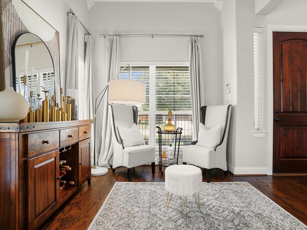 2827 Mariposa Drive
