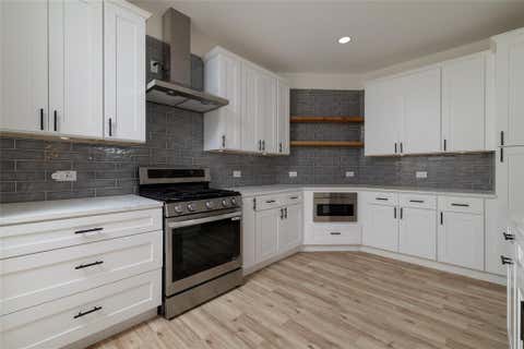 Tiny photo for 66 Lucas Lane, Edgecliff Village, TX 76134 (MLS # 21340243)