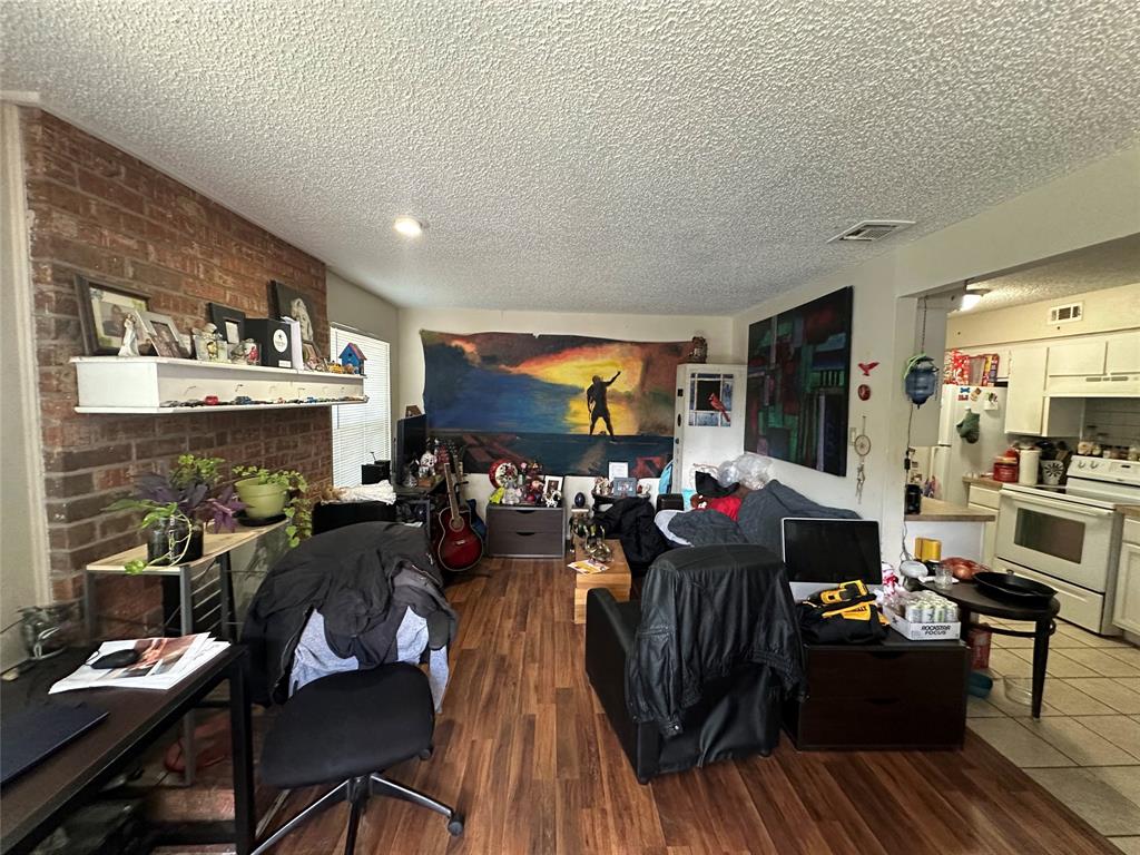 503 W Norwood