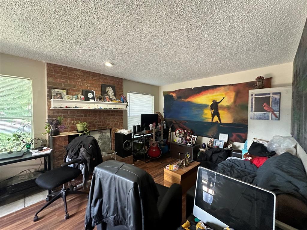 503 W Norwood