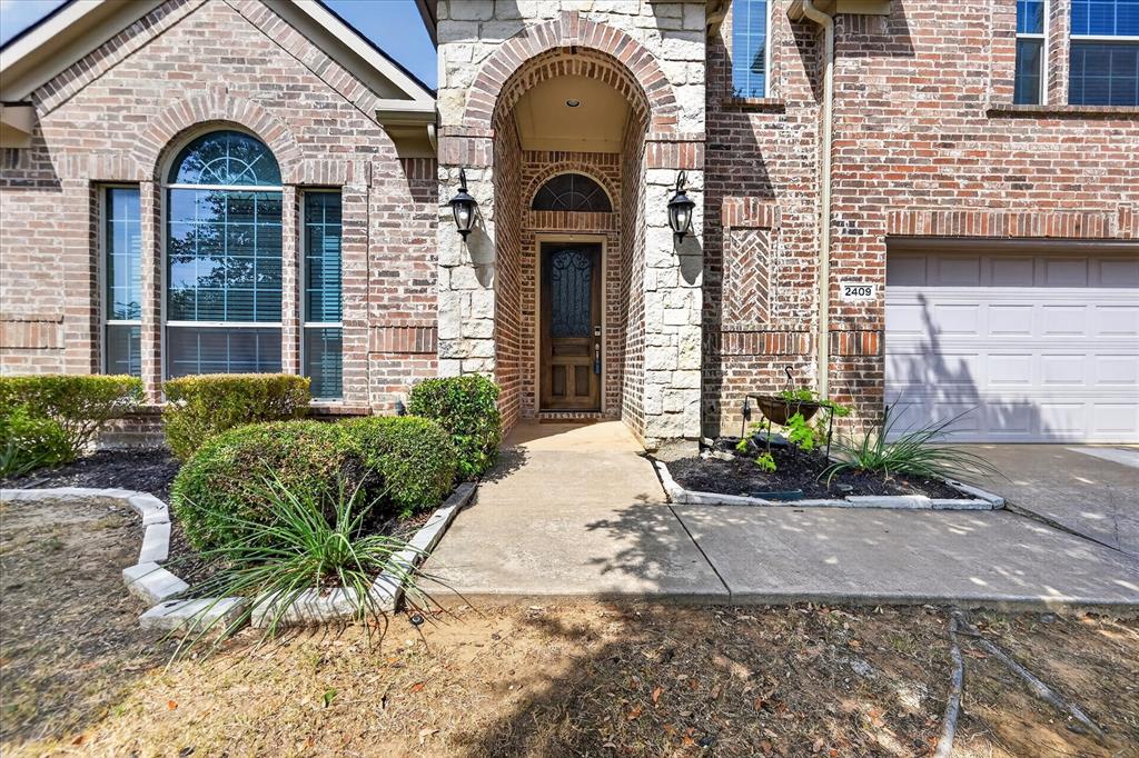 2409 Lakebend Drive