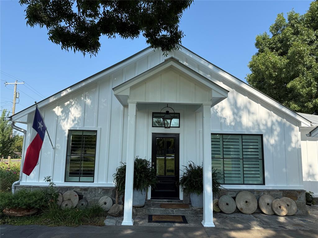 1819 Main Street