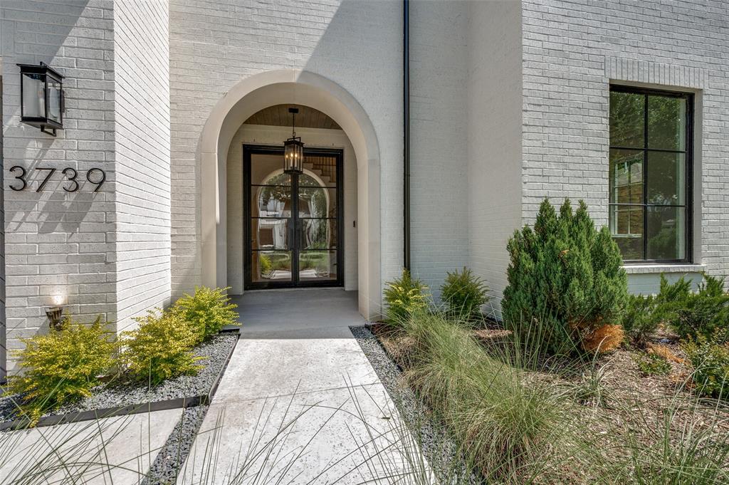 3739 Park Lane