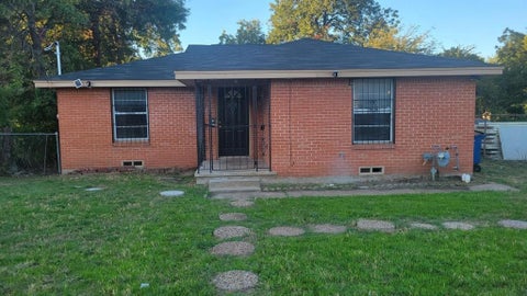 Photo of 707 Korgan Street, Dallas, TX 75216 (MLS # 21413064)