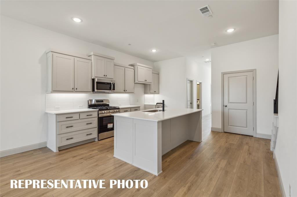 1030 Splitrock Drive