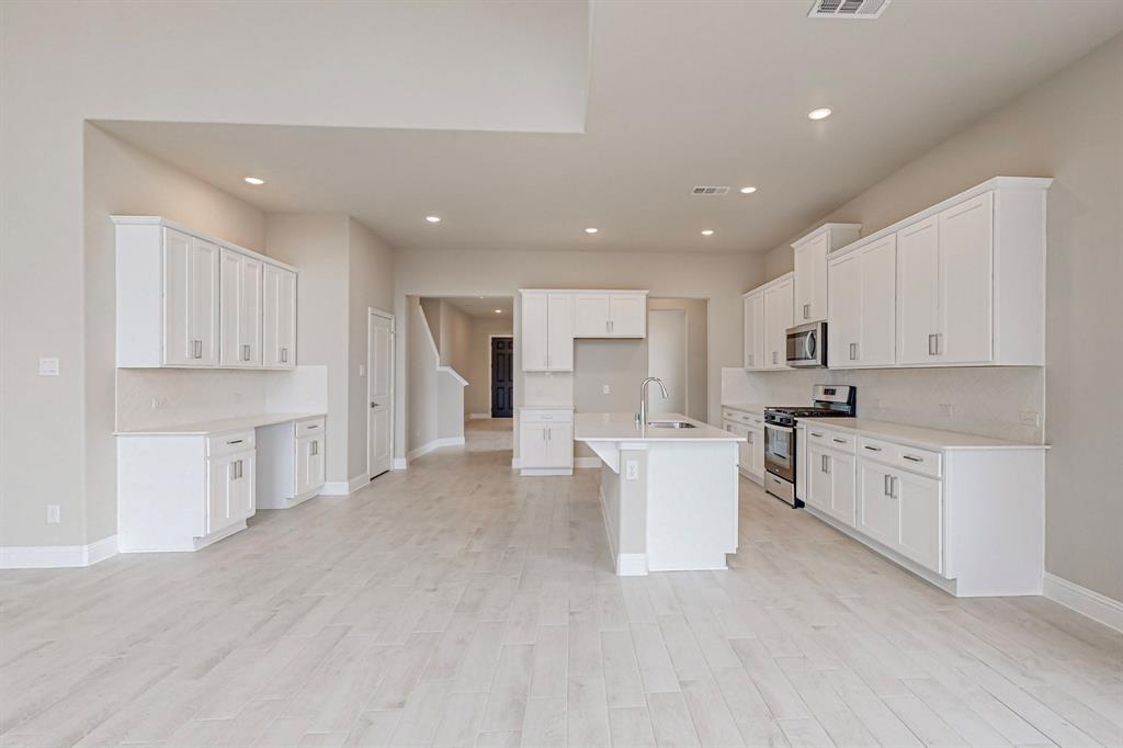 ANACAPRI PHASE 1A - Residential Lease