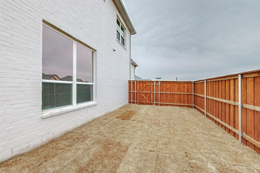 ANACAPRI PHASE 1A - Residential Lease