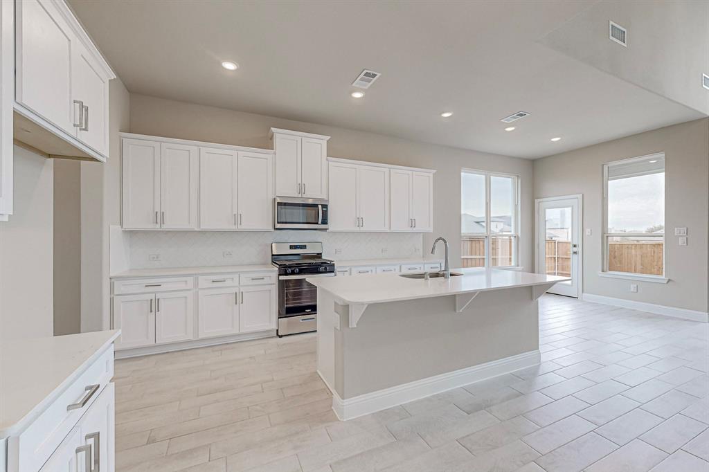 ANACAPRI PHASE 1A - Residential Lease