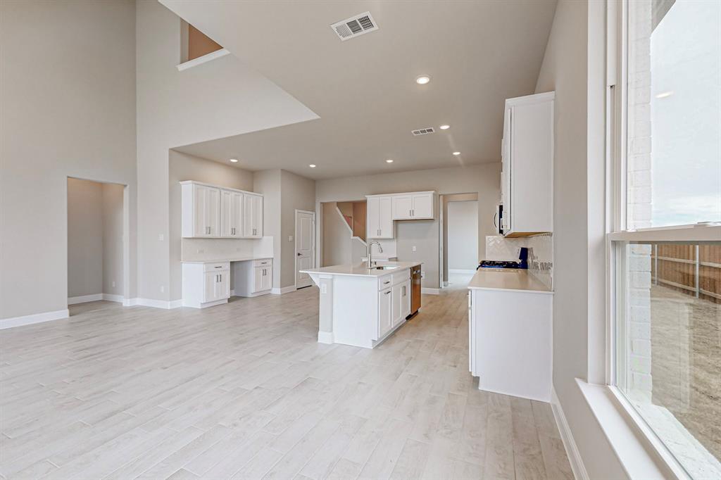 ANACAPRI PHASE 1A - Residential Lease