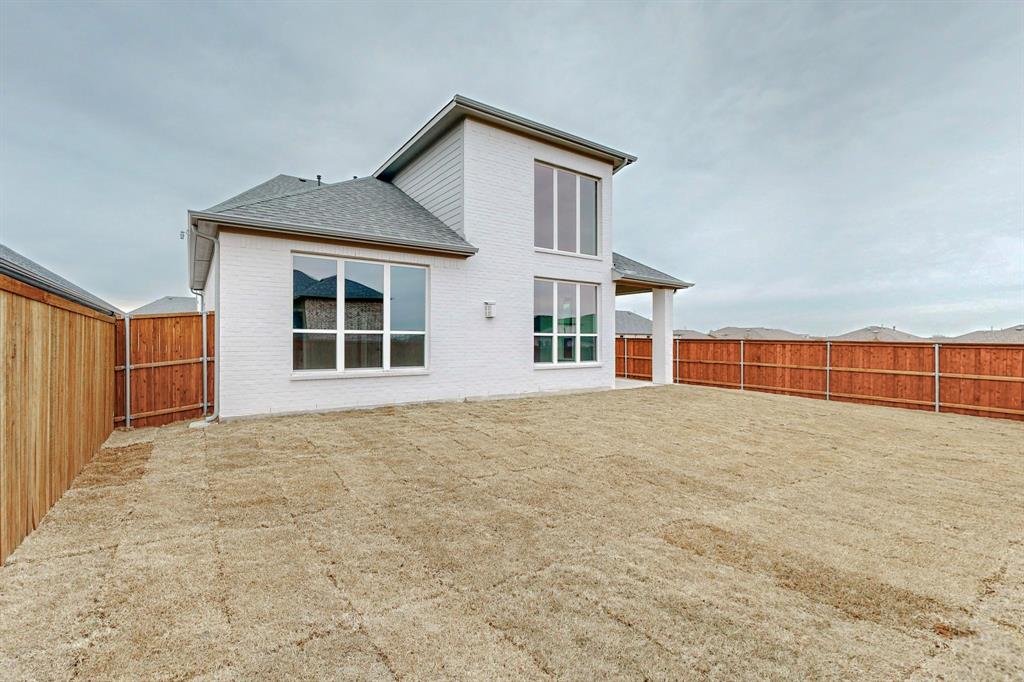 ANACAPRI PHASE 1A - Residential Lease