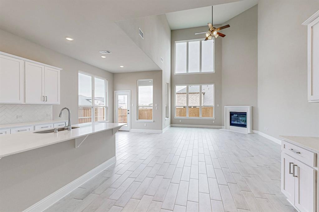 ANACAPRI PHASE 1A - Residential Lease