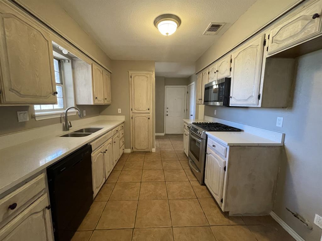 River Oaks #1 - Residential Lease