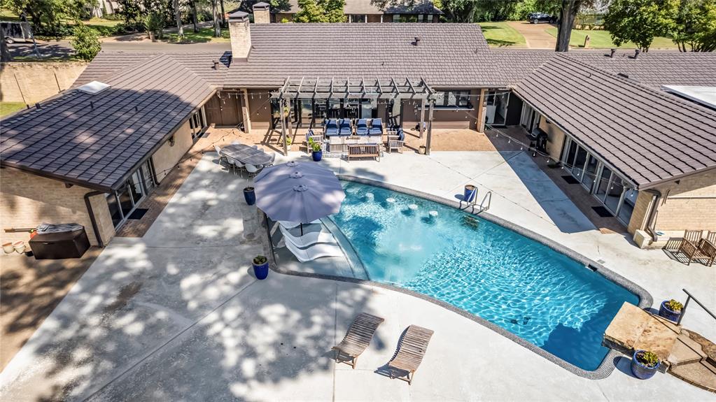 1300 Montclair Street