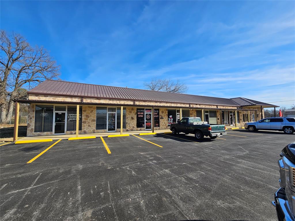 Photo 1 of 5 — 101 E Grand Plaza 105, Grand Saline, TX 75140