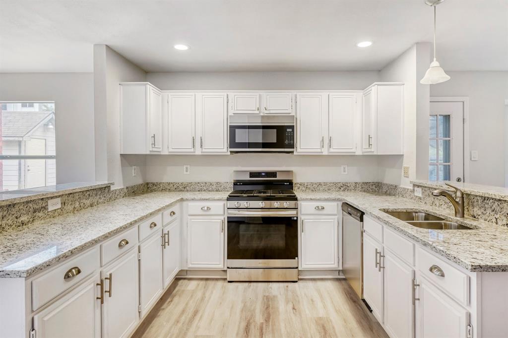 2112 Meadowview Drive