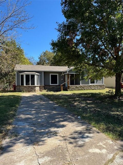 1406 Pecan Bonham TX 75418