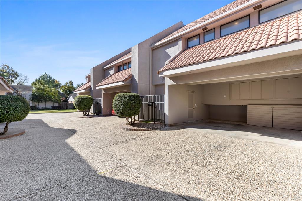 Compound Condo - Residential Lease