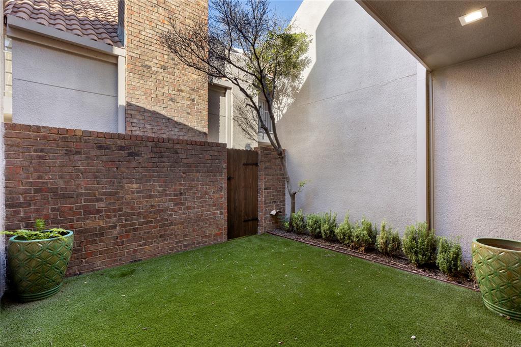 Compound Condo - Residential Lease