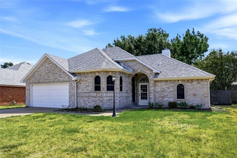 Photo of 910 York Street, Forney, TX 75126 (MLS # 21393332)