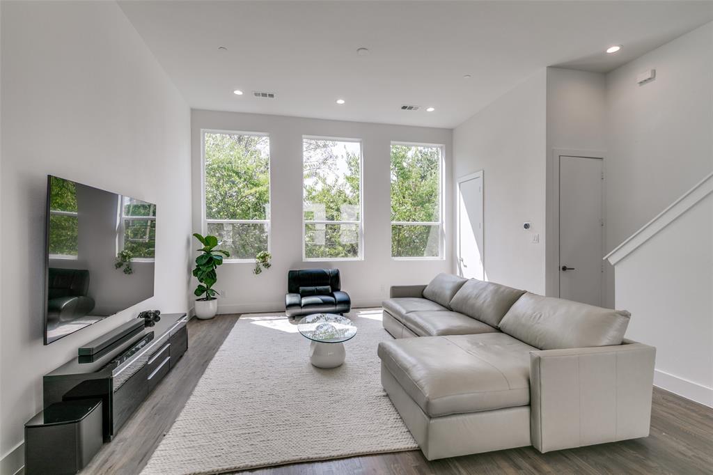 Lucas Raleigh Street - Residential Lease