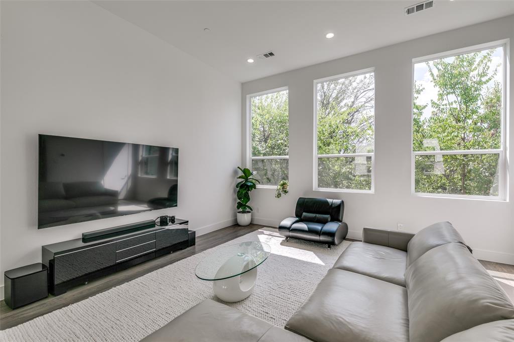 Lucas Raleigh Street - Residential Lease