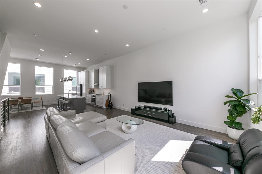 Lucas Raleigh Street - Residential Lease