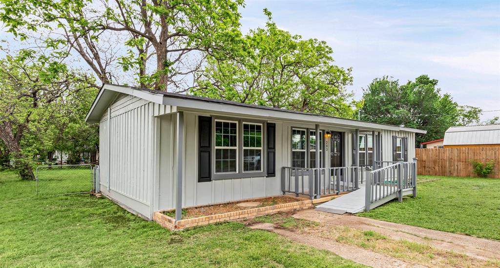 203 S Lancaster Street