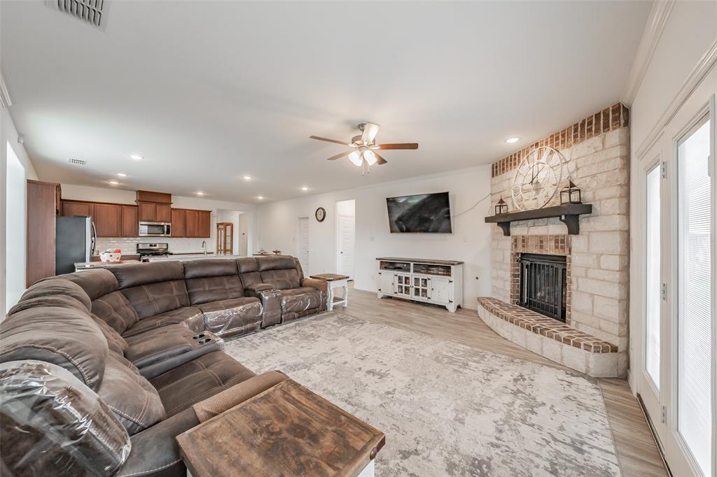 1446 White Water Way