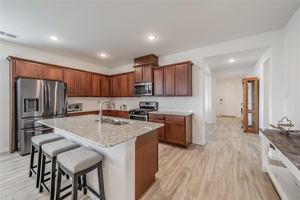1446 White Water Way