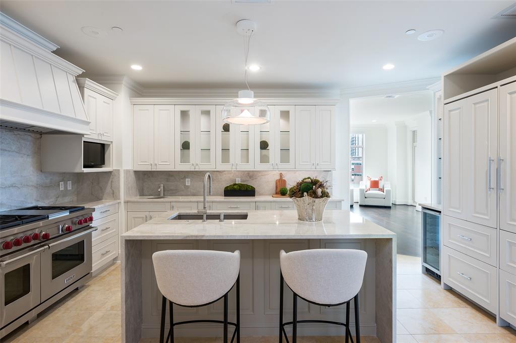 Tower & Regency Row Residence - Residential