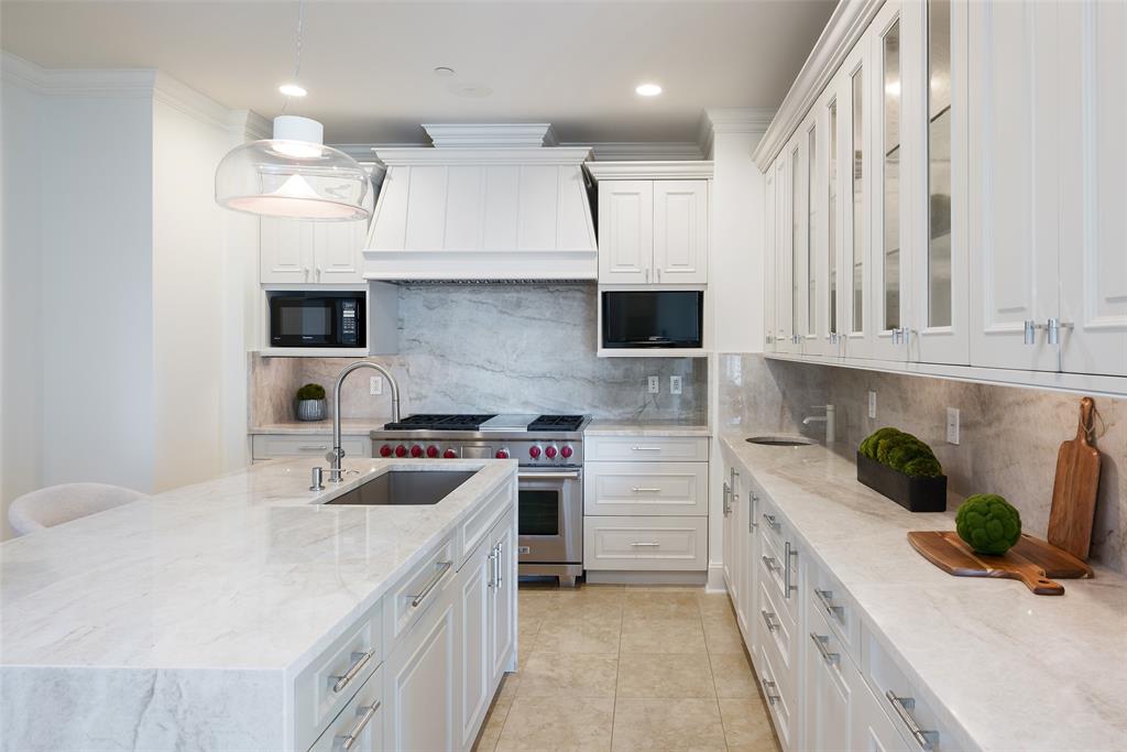 Tower & Regency Row Residence - Residential