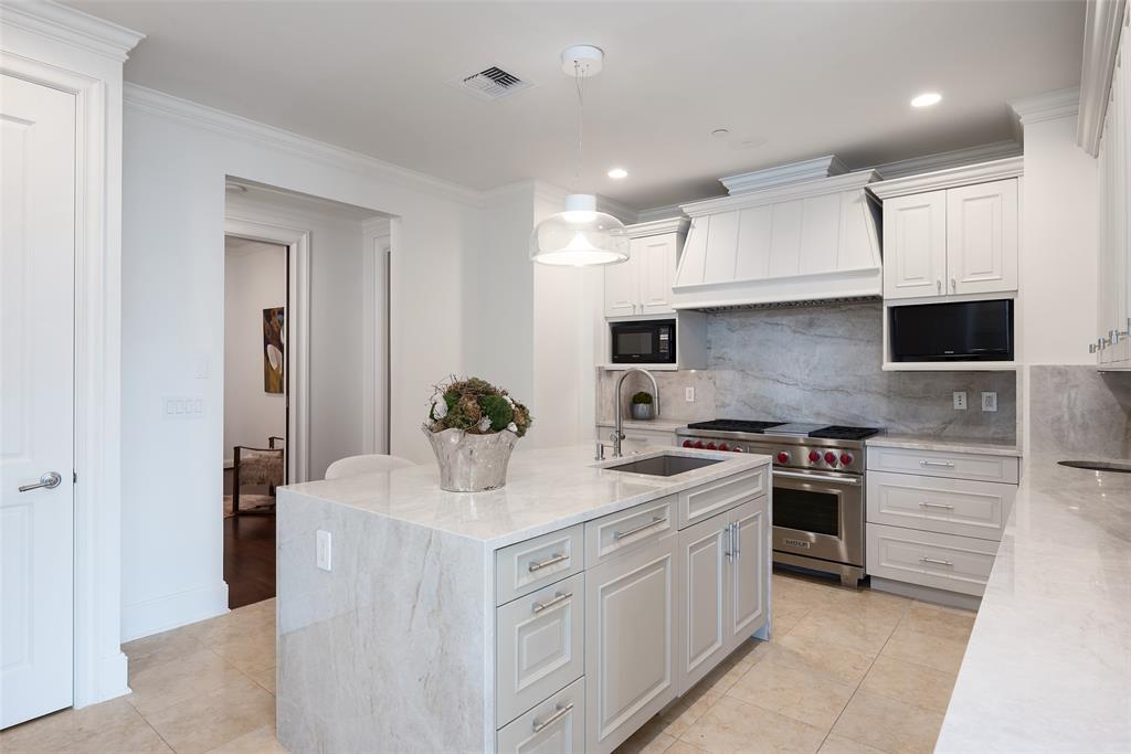 Tower & Regency Row Residence - Residential