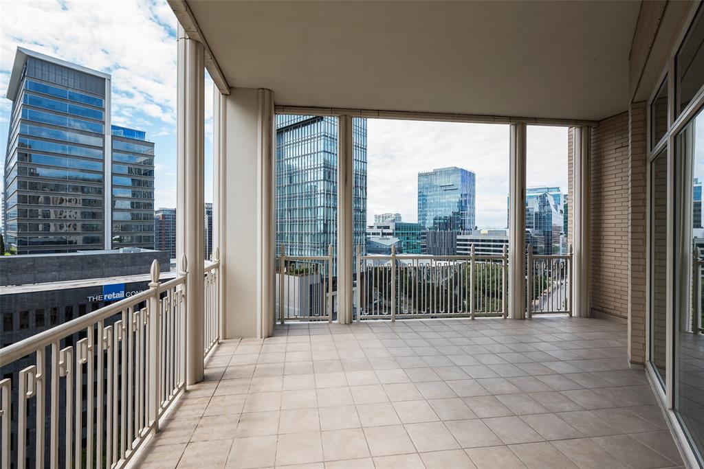 Tower & Regency Row Residence - Residential