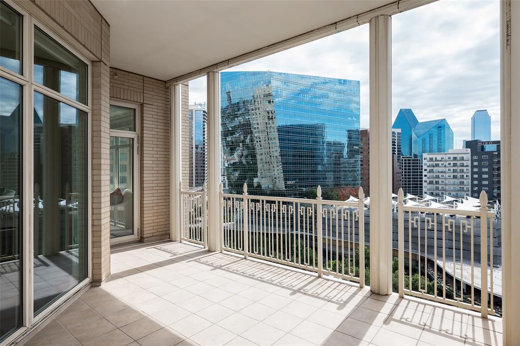 Tower & Regency Row Residence - Residential