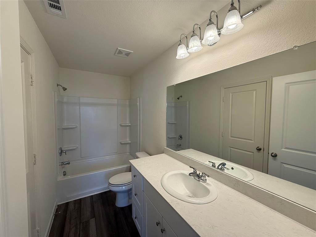 Monticello Park 3A - Residential Lease