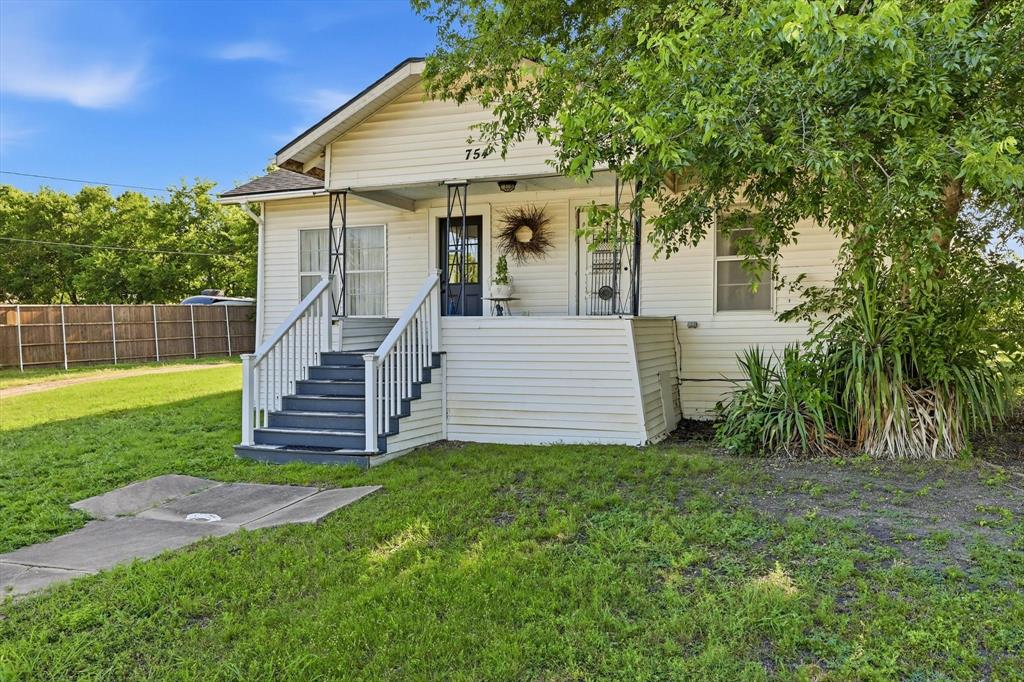 754 N Main Drive