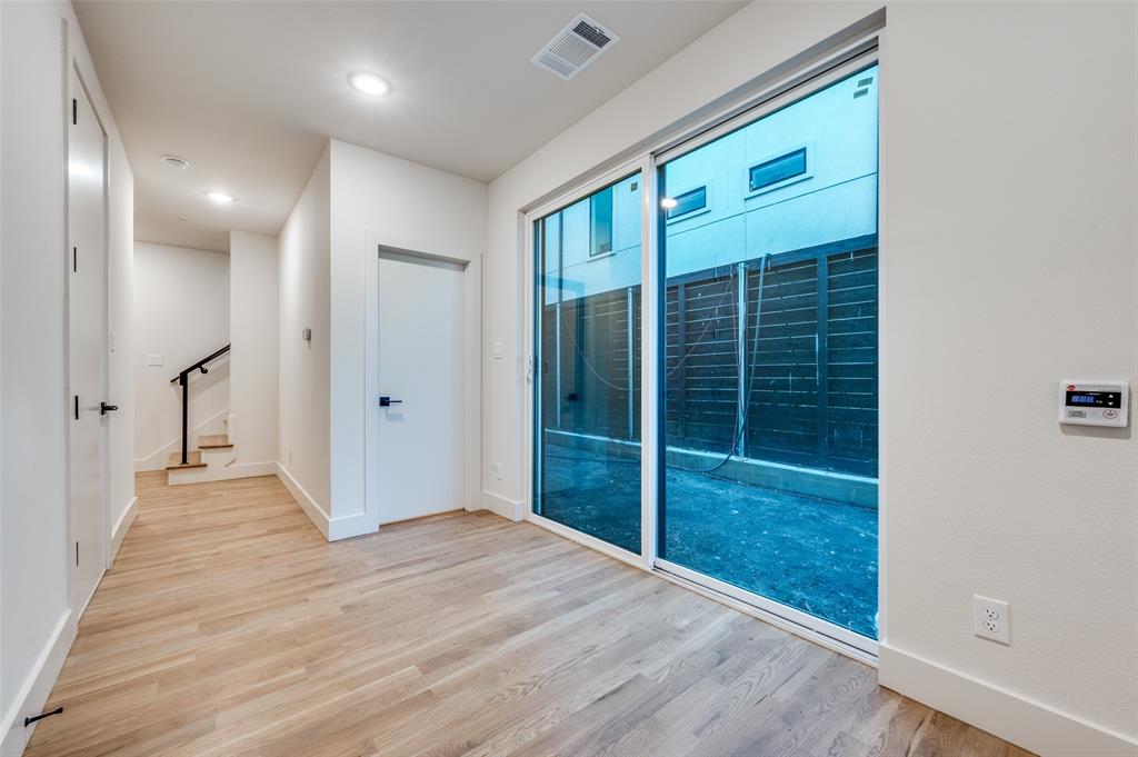 2906 Hawthorne Avenue 104