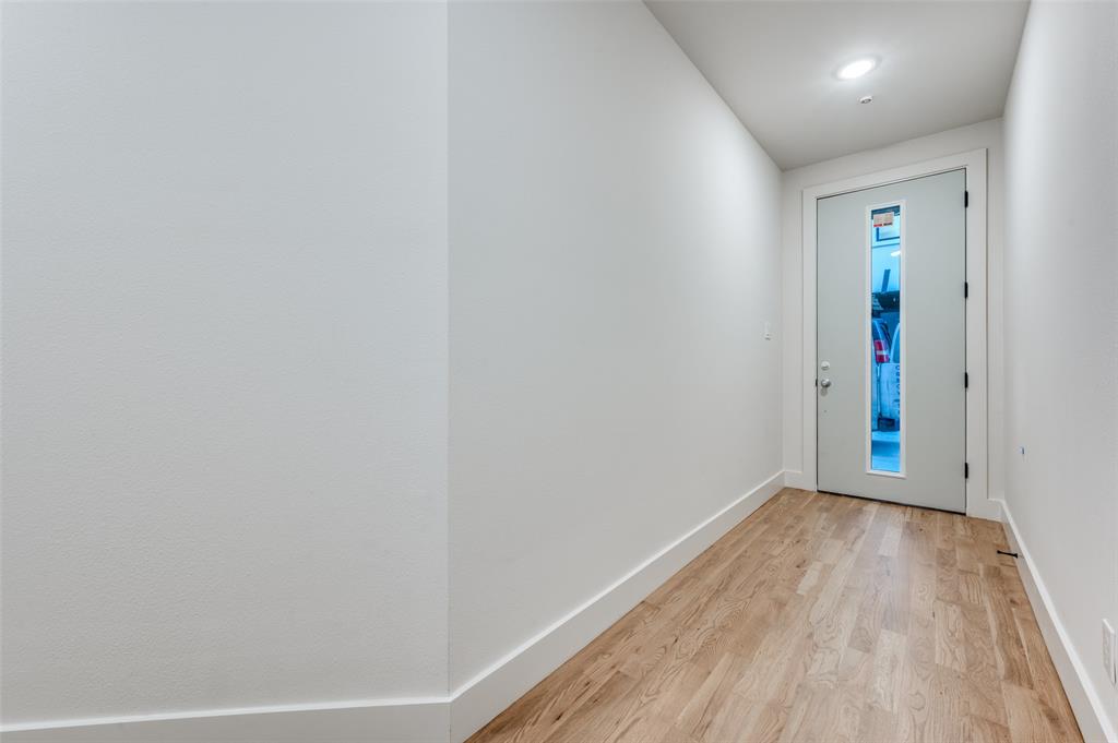 2906 Hawthorne Avenue 104