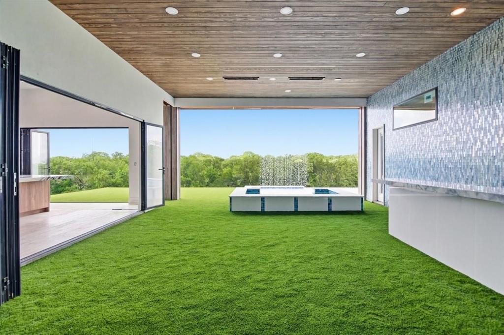 2800 N Kimball Avenue