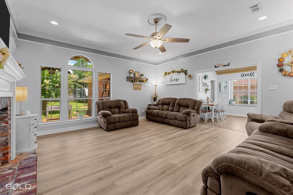 Bossier City, Louisiana 71111, United States, 4 Bedrooms Bedrooms, ,2 BathroomsBathrooms,Residential,Active,179192