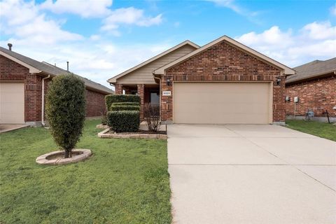Photo of 6029 Kristen Drive, Fort Worth, TX 76131 (MLS # 21239005)