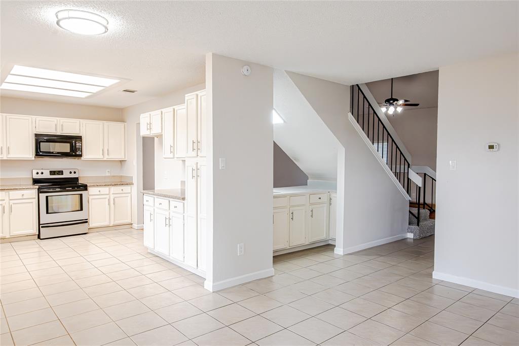 Oak Hollow Grand Prairie - Residential